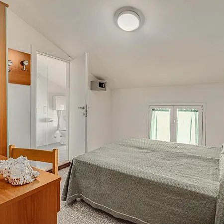 盖亚酒店 2* 里米尼